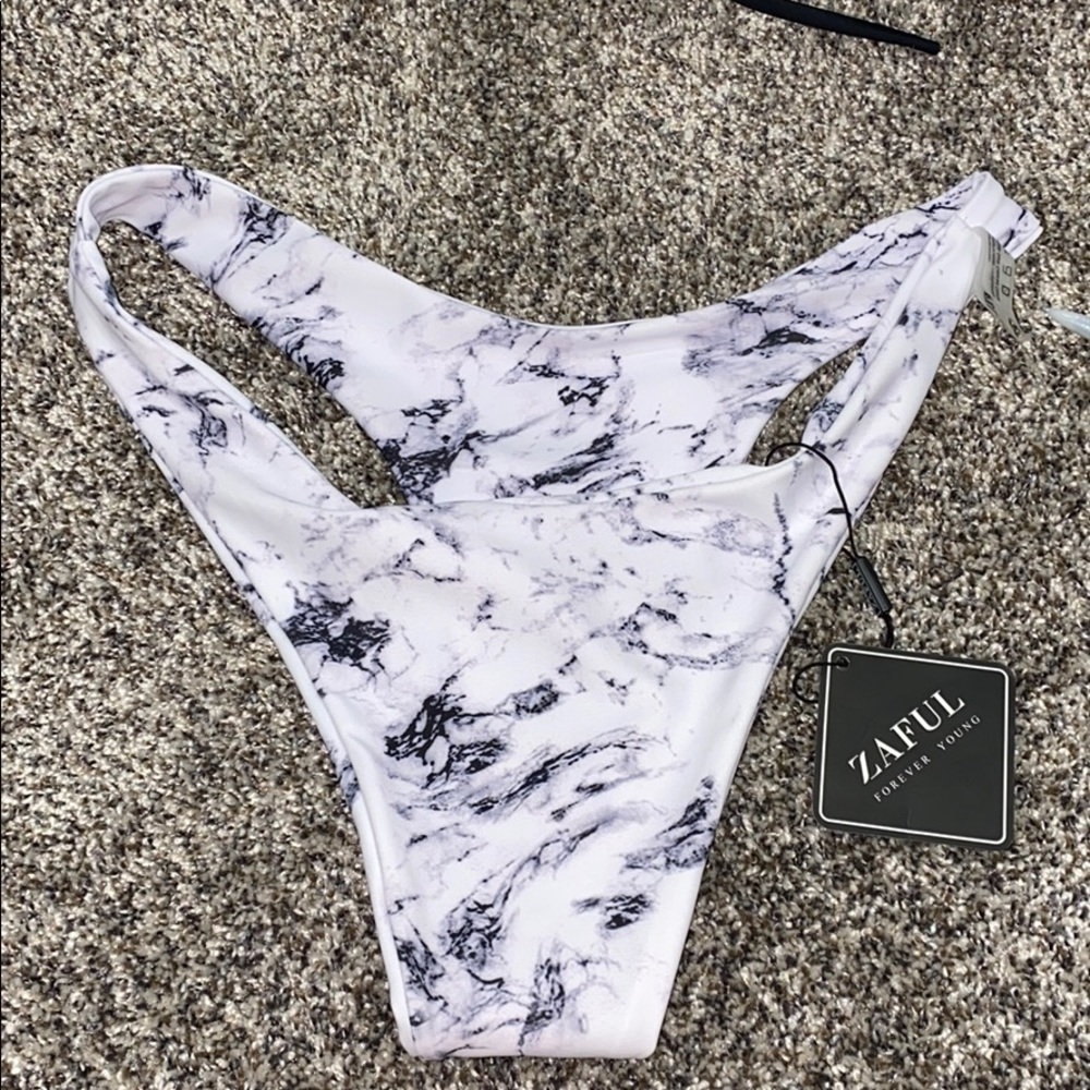 Bottom swim suit size 6